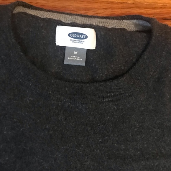 Men’s old navy sweater - Picture 2 of 2